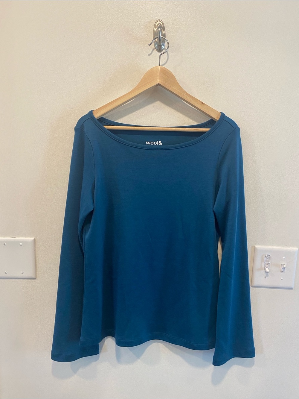 Wool& iris bell sleeve top woman’s size medium teal merino wool